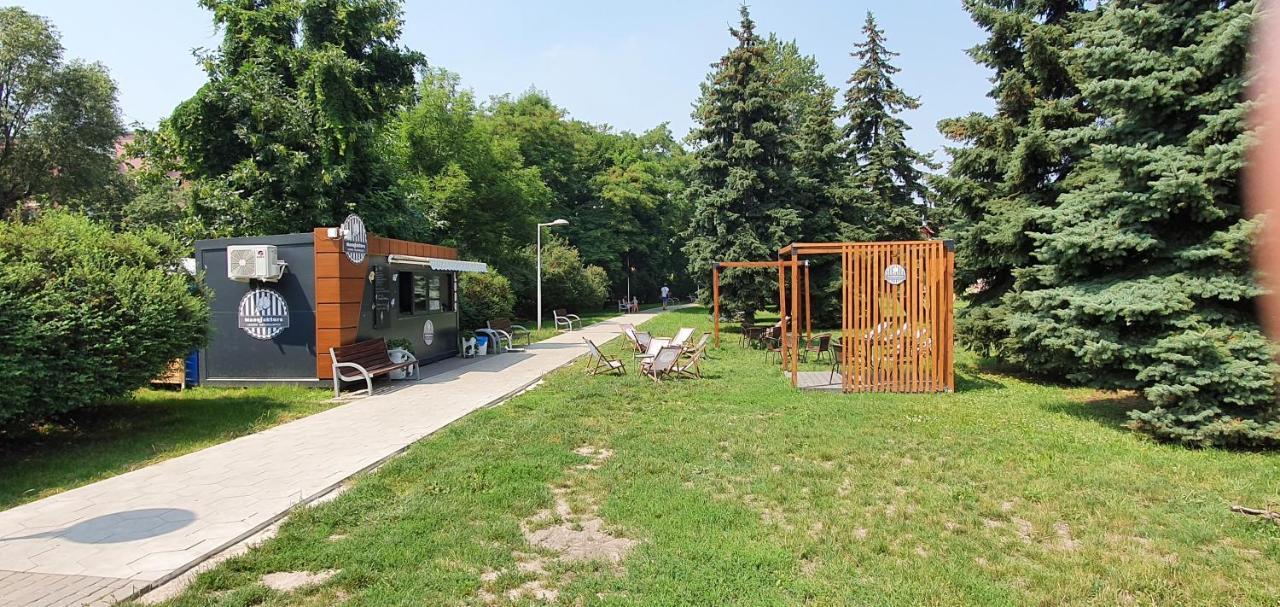 Juna2 - Nowoczesny Apartament W Centrum Z Widokiem Na Park Pruszków Exteriör bild