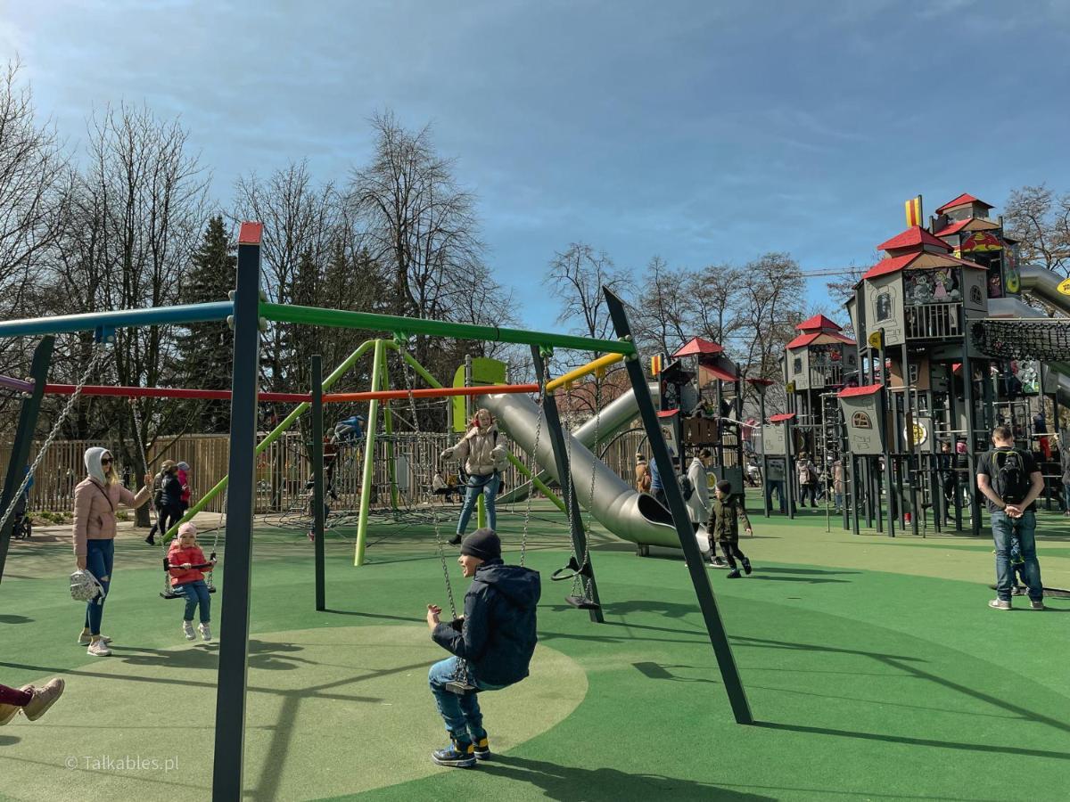 Juna2 - Nowoczesny Apartament W Centrum Z Widokiem Na Park Pruszków Exteriör bild