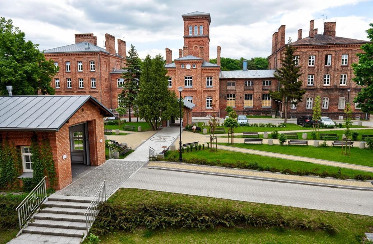 Juna2 - Nowoczesny Apartament W Centrum Z Widokiem Na Park Pruszków Exteriör bild