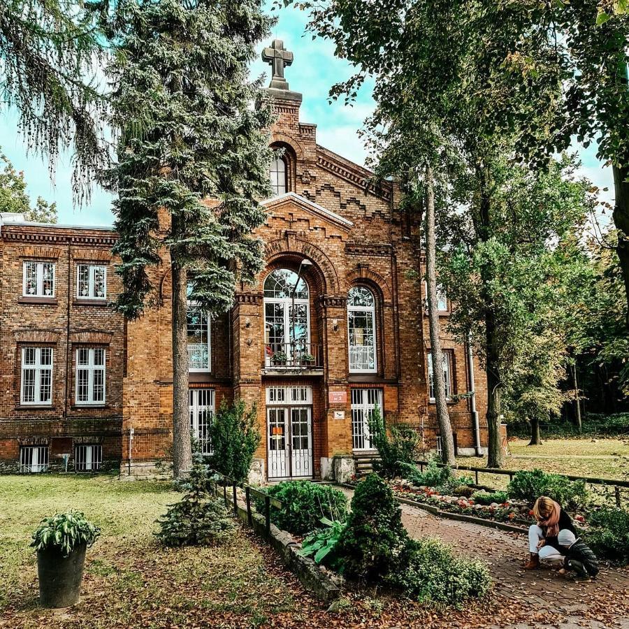 Juna2 - Nowoczesny Apartament W Centrum Z Widokiem Na Park Pruszków Exteriör bild